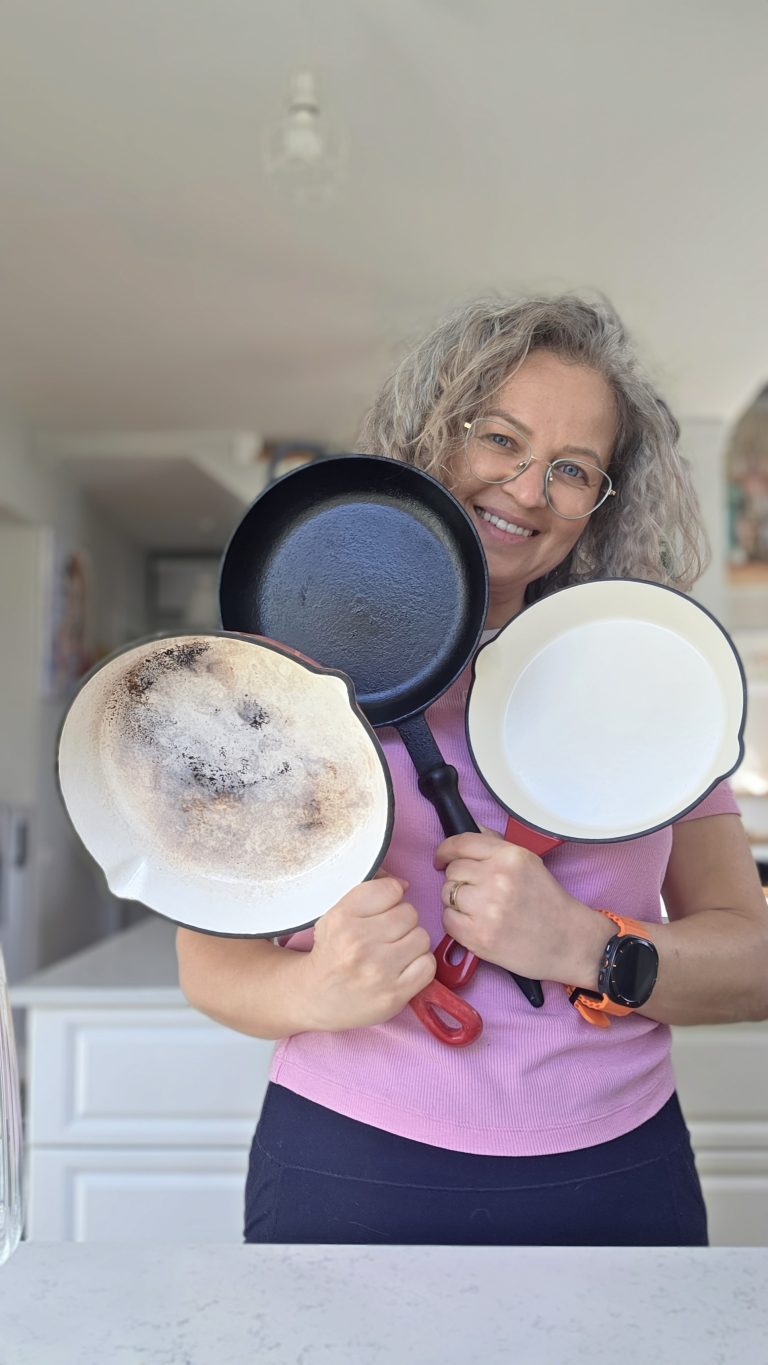 Ce tigăi de fontă folosesc și cum gătesc în ele